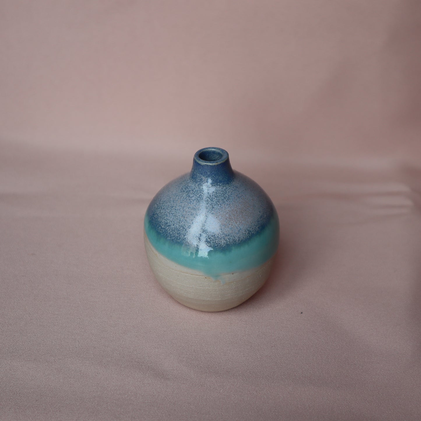 Petite bud vase 001