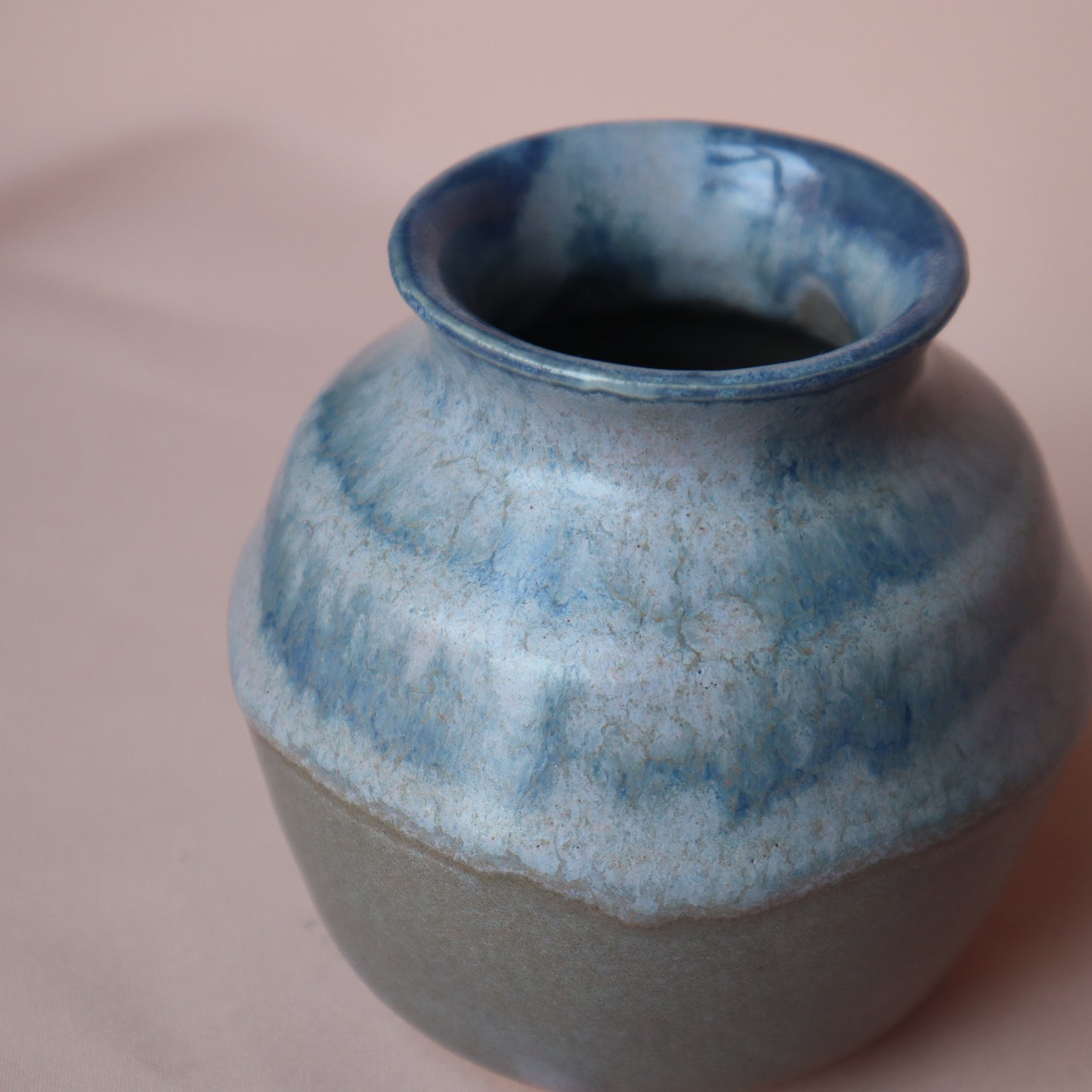 Small vase 002