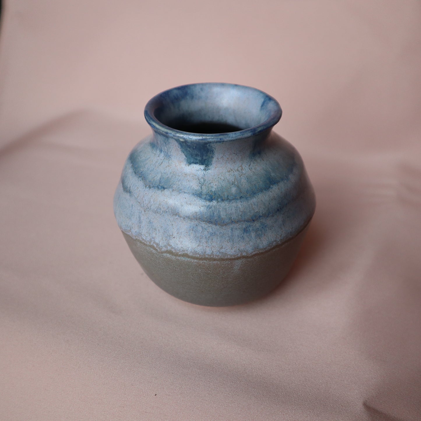 Small vase 002