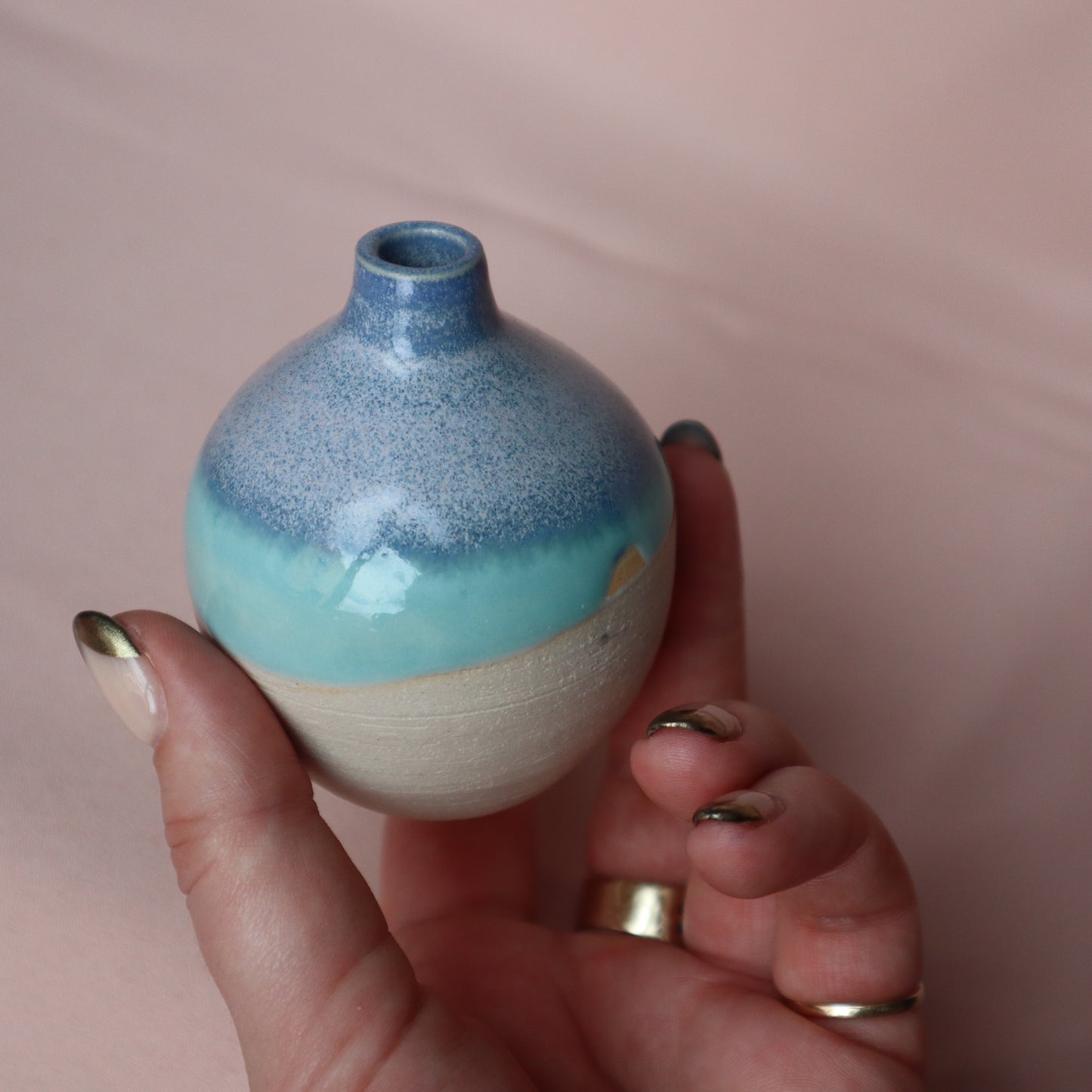 Petite bud vase 001